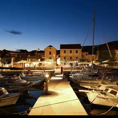 Square One * Kaštela