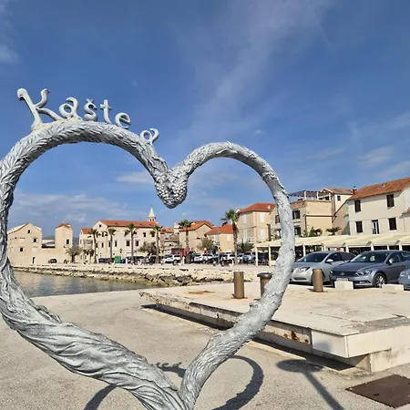Square One Kaštela